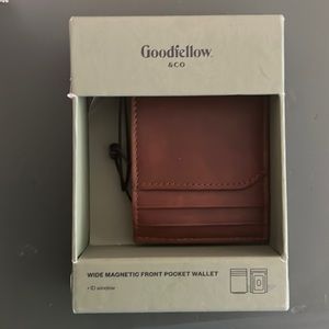 Goodfellow Wide magnet front pocket wallet leather